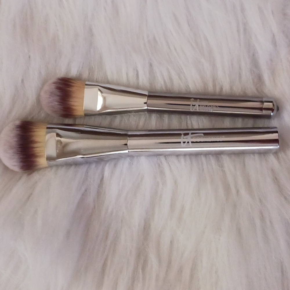It Cosmetics Heavenly Luxe Plush Paddle Foundation Brushes